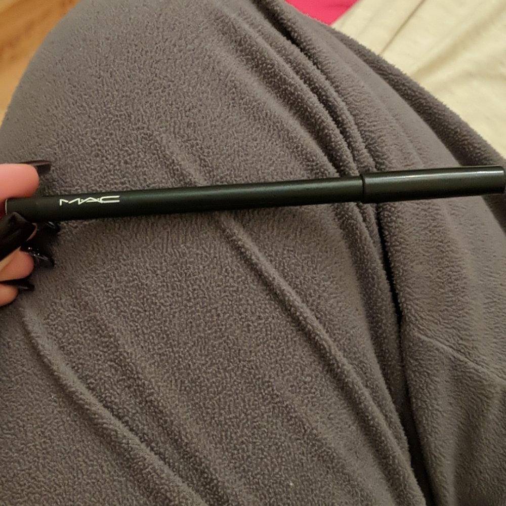 MAC EYELINER